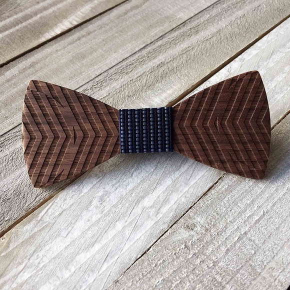Men’s Wooden Bow Tie - Picture 3 of 8